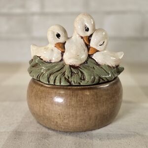 Vintage Ducklings Ducks on a Nest Round Ceramic Music Trinket Box ~ Narco Japan